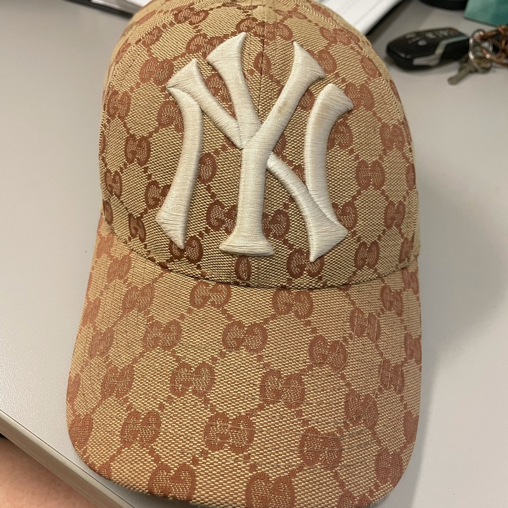 Gucci baseball hat- Yankee